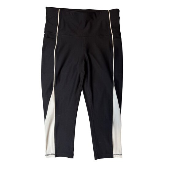 Xersion Capri Medium Black High-Waisted Leggings Side Pockets Contrasting Panels - Picture 1 of 12